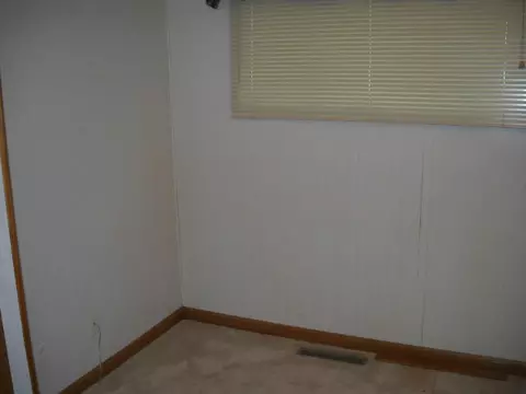 820 14th Ave W, Williston, ND 58801 photo 9