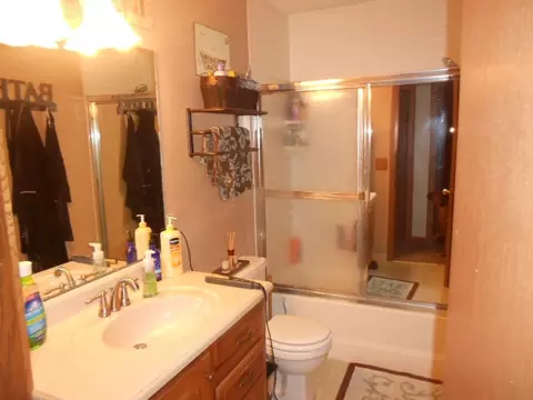 1709 28th St W, Williston, ND 58801 photo 6