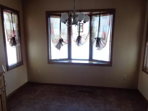 3304 13th Ave E, Williston, ND 58801 photo 5