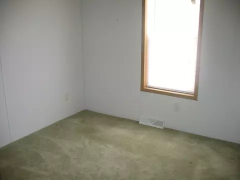 1904 35th St W, Williston, ND 58801 photo 9