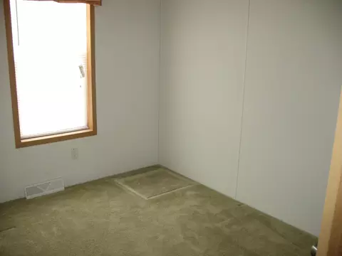 1904 35th St W, Williston, ND 58801 photo 7