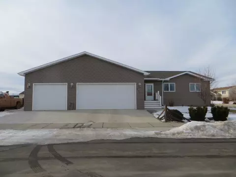 2117 20th Ave W, Williston, ND 58801 photo 1