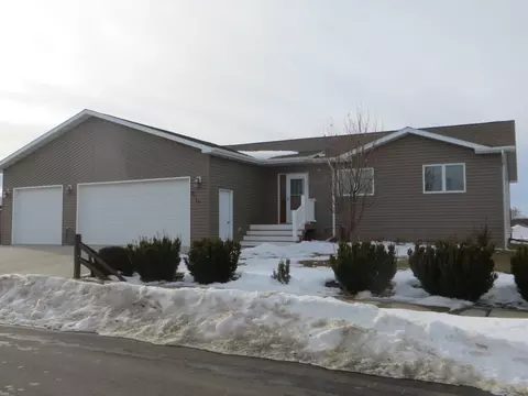 2117 20th Ave W, Williston, ND 58801 photo 2
