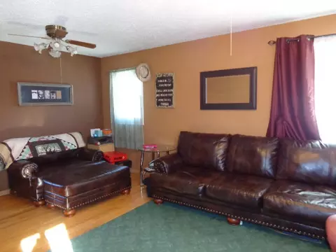 520 12th St W, Williston, ND 58801 photo 4