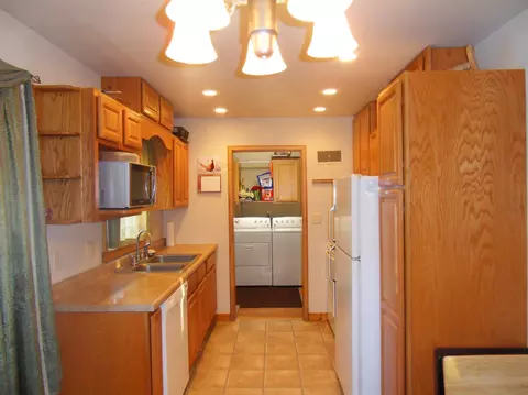 430 12th Ave W, Williston, ND 58801 photo 3