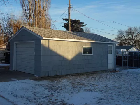430 12th Ave W, Williston, ND 58801 photo 6