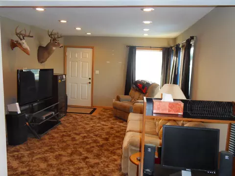 430 12th Ave W, Williston, ND 58801 photo 2