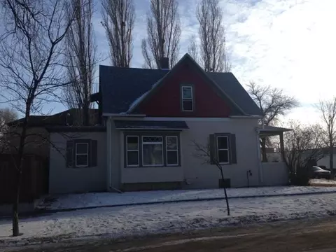 522 1st Ave E, Williston, ND 58801 photo 4