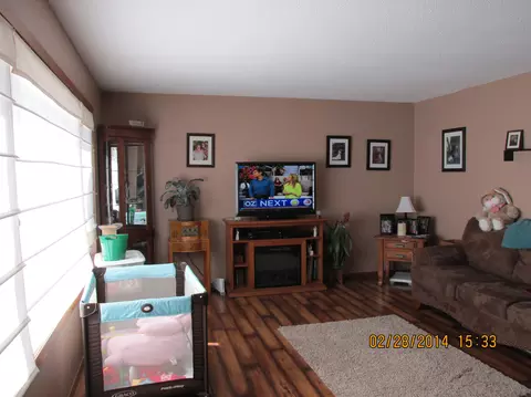 2334 18th Cir W, Williston, ND 58801 photo 4