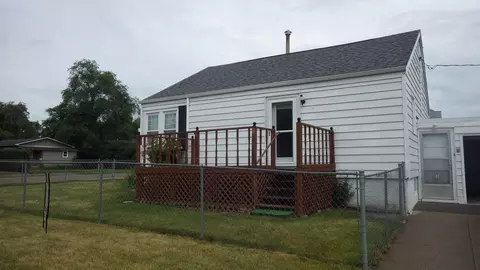 902 5th Ave W, Williston, ND 58801 photo 4