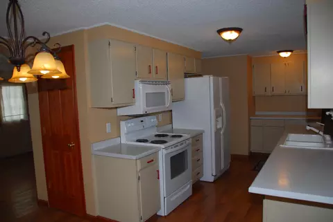 1936 9th Ave W, Williston, ND 58801 photo 9