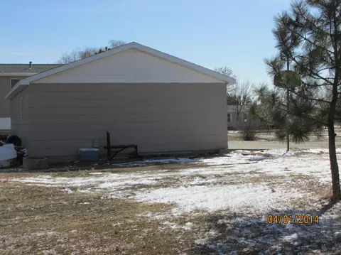 3919 2nd Ave E, Williston, ND 58801 photo 10