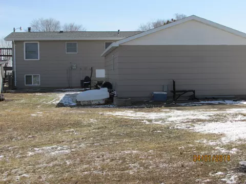 3919 2nd Ave E, Williston, ND 58801 photo 12