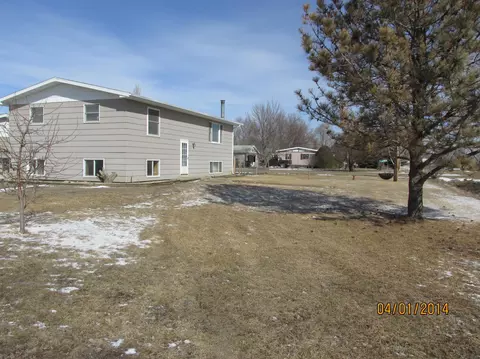 3919 2nd Ave E, Williston, ND 58801 photo 3