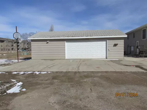 3919 2nd Ave E, Williston, ND 58801 photo 6