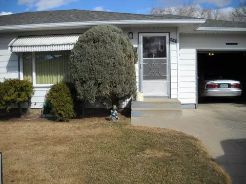 1518 7th Ave W, Williston, ND 58801 photo 1
