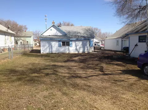 1011 5th Ave W, Williston, ND 58801 photo 5