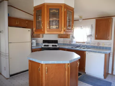 2016 8th Ave W, Williston, ND 58801 photo 4