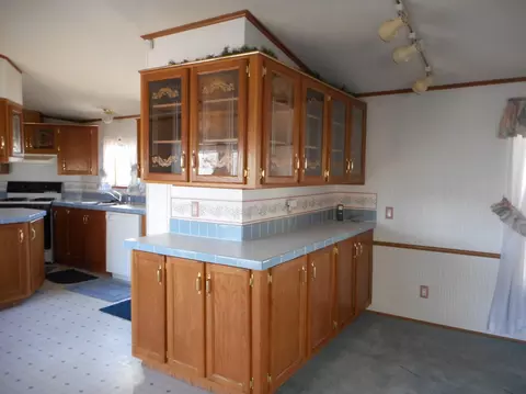 2016 8th Ave W, Williston, ND 58801 photo 3