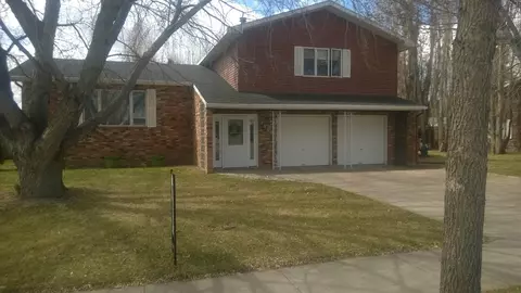 1809 University Ave, Williston, ND 58801 photo 1