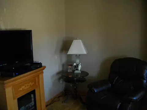 927 13th Ave W, Williston, ND 58801 photo 4