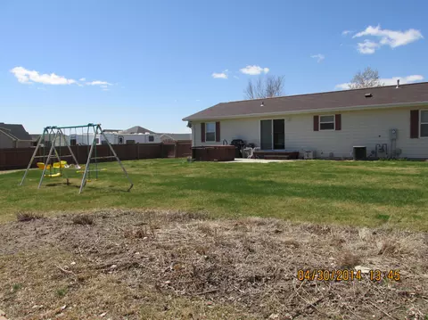 1610 20th Ave W, Williston, ND 58801 photo 4