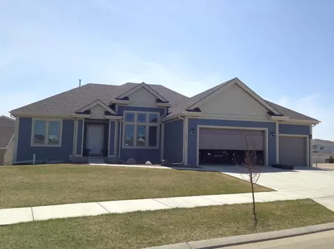 3335 Prairie Commons St, Williston, ND 58801 photo 2