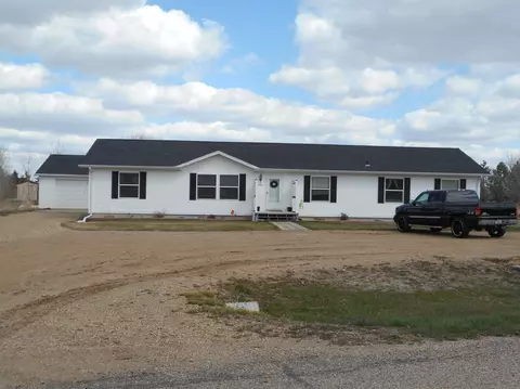 6881 2nd Cir E, Williston, ND 58801 photo 1