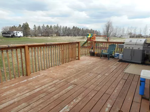 6881 2nd Cir E, Williston, ND 58801 photo 23