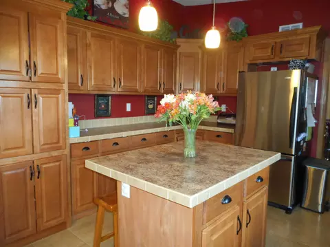 6881 2nd Cir E, Williston, ND 58801 photo 3