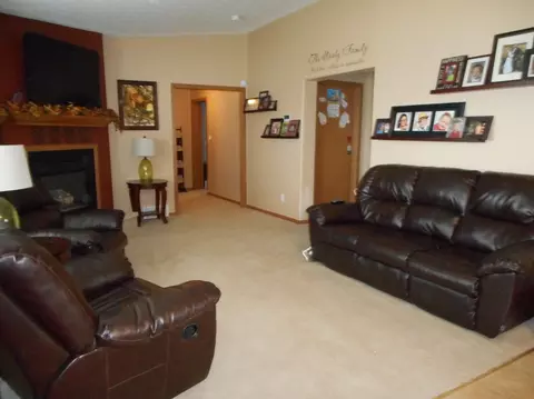 6881 2nd Cir E, Williston, ND 58801 photo 5