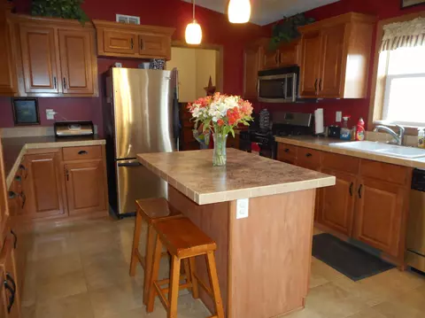 6881 2nd Cir E, Williston, ND 58801 photo 2