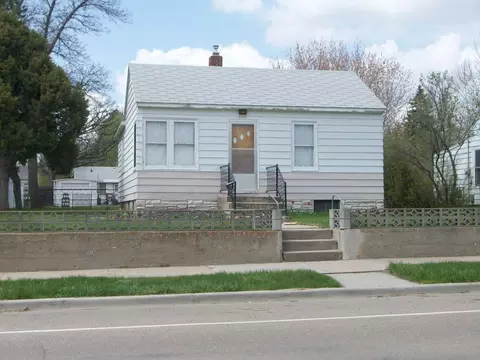717 6th Ave W, Williston, ND 58801 photo 1