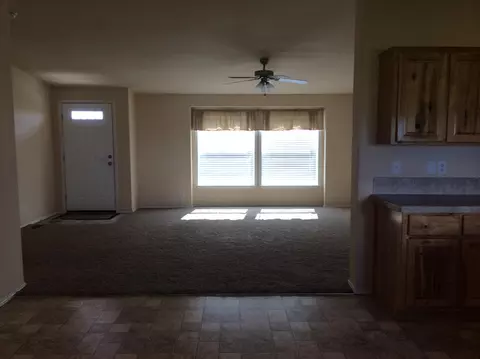 5704 Freedom Ln, Williston, ND 58801 photo 10