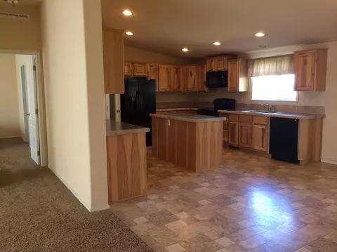 5704 Freedom Ln, Williston, ND 58801 photo 11
