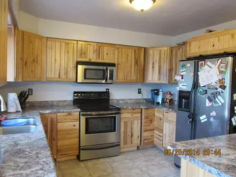 916 University Ave, Williston, ND 58801 photo 3