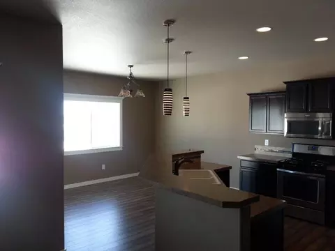 2502 27th Ave W, Williston, ND 58801 photo 7