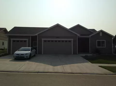 2502 27th Ave W, Williston, ND 58801 photo 3