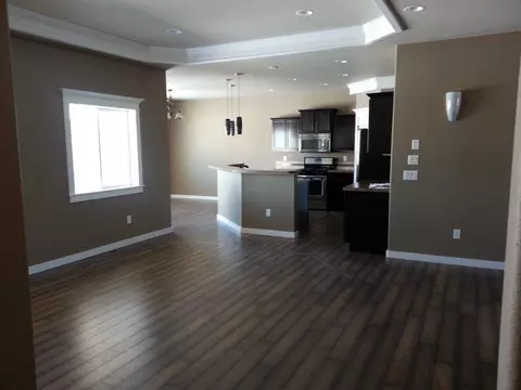 2502 27th Ave W, Williston, ND 58801 photo 5