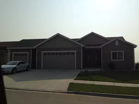 2502 27th Ave W, Williston, ND 58801 photo 2
