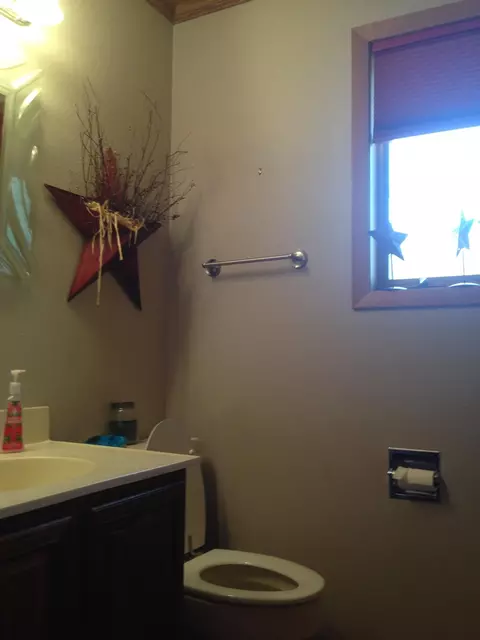 305 22nd St E, Williston, ND 58801 photo 22