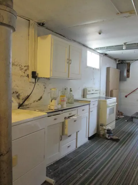 1006 5th Ave W, Williston, ND 58801 photo 9