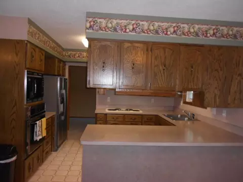 1518 5th Ave W, Williston, ND 58801 photo 3