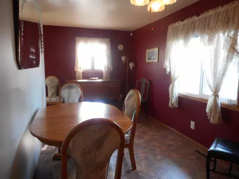 1223 5th St W, Williston, ND 58801 photo 5