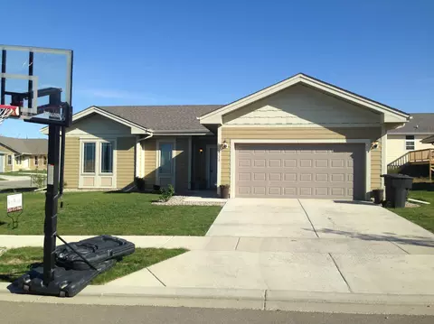 3738 Prairie Commons St, Williston, ND 58801 photo 2