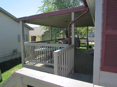 1707 30th St W, Williston, ND 58801 photo 2