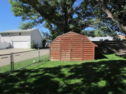 1707 30th St W, Williston, ND 58801 photo 5