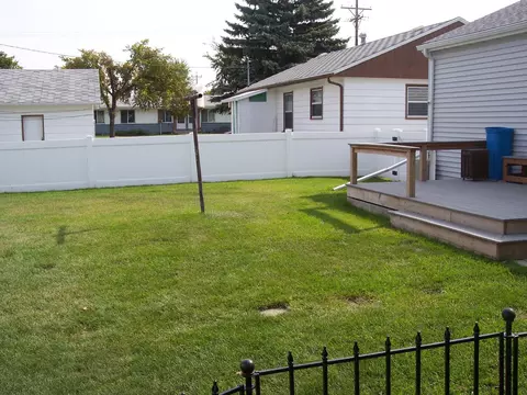 608 18th St W, Williston, ND 58801 photo 7