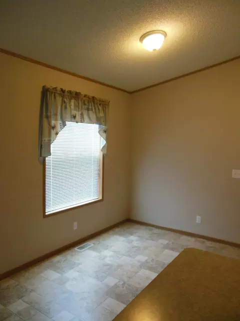 1830 37th St W, Williston, ND 58801 photo 4