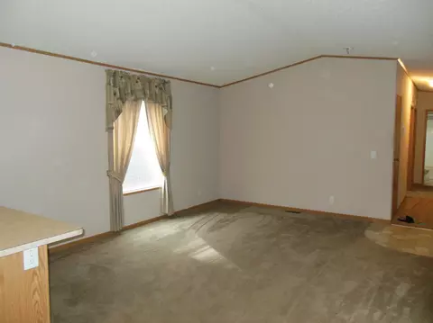 1830 37th St W, Williston, ND 58801 photo 5
